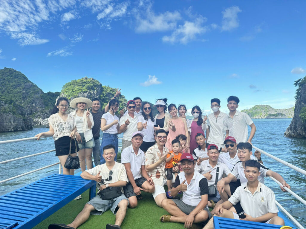 Check in vịnh lan hạ